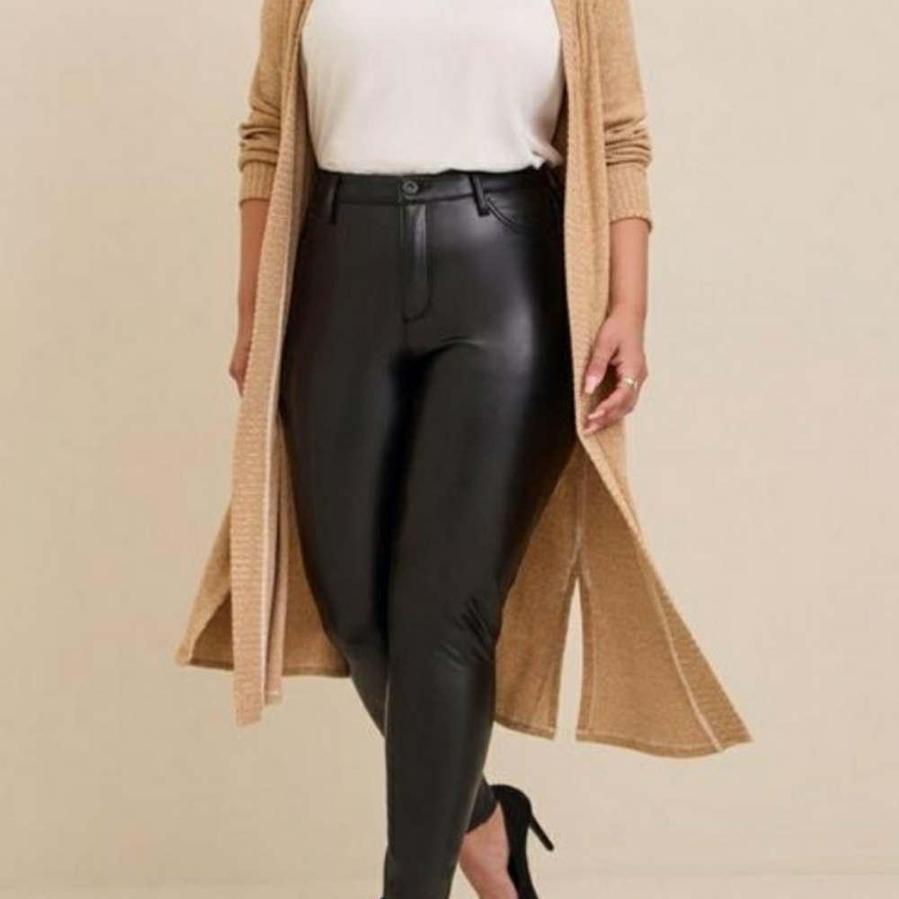 Torrid new perfect skinny faux leather high rise pant deep black. 18R.